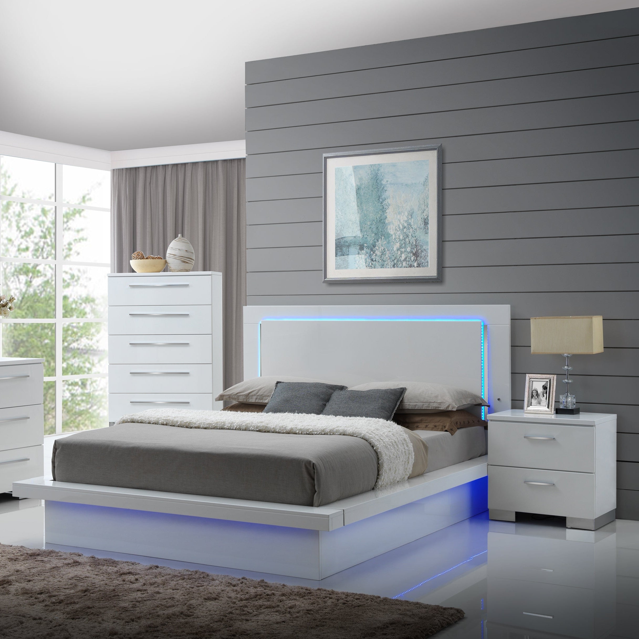 Sapphire Queen Bed + Nightstand White Laquer / LED