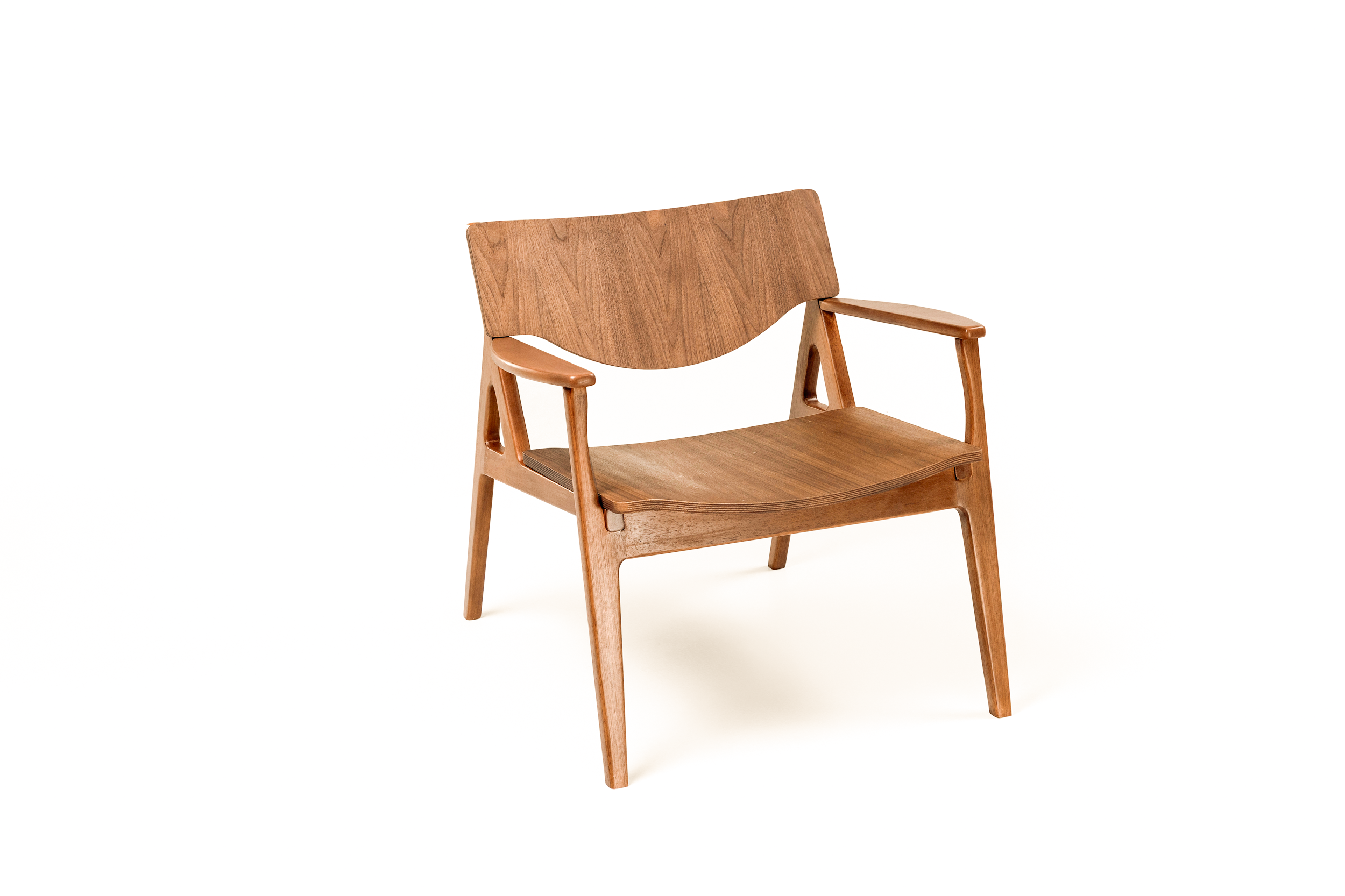 129978 TRIAGE Lounge Chair Carvalho (Oak) Amendoa (Almond)