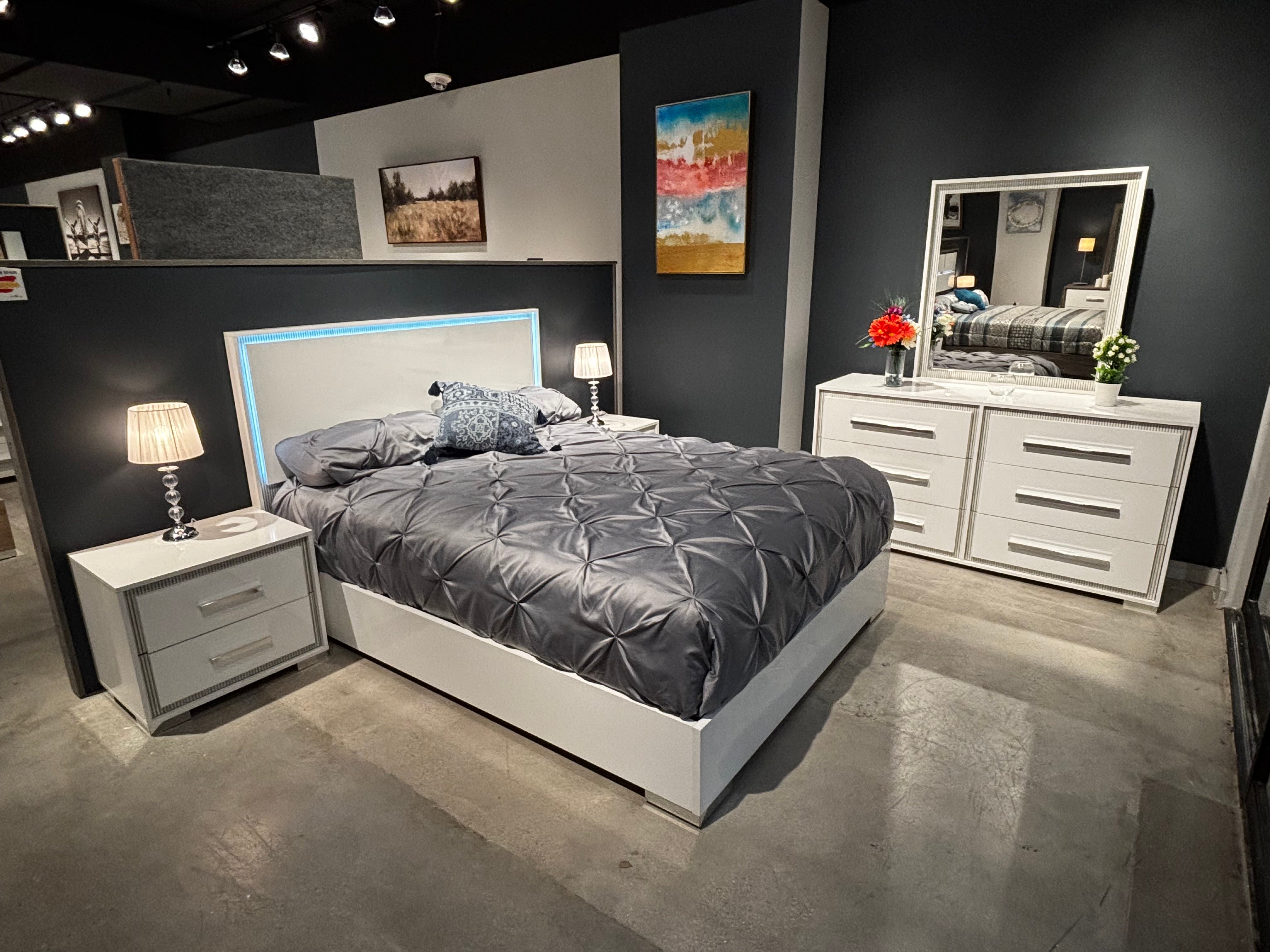 TINTORETTO Bedroom Set Queen Bed + Dresser + Mirror + Nightstand w/LED White/Grey