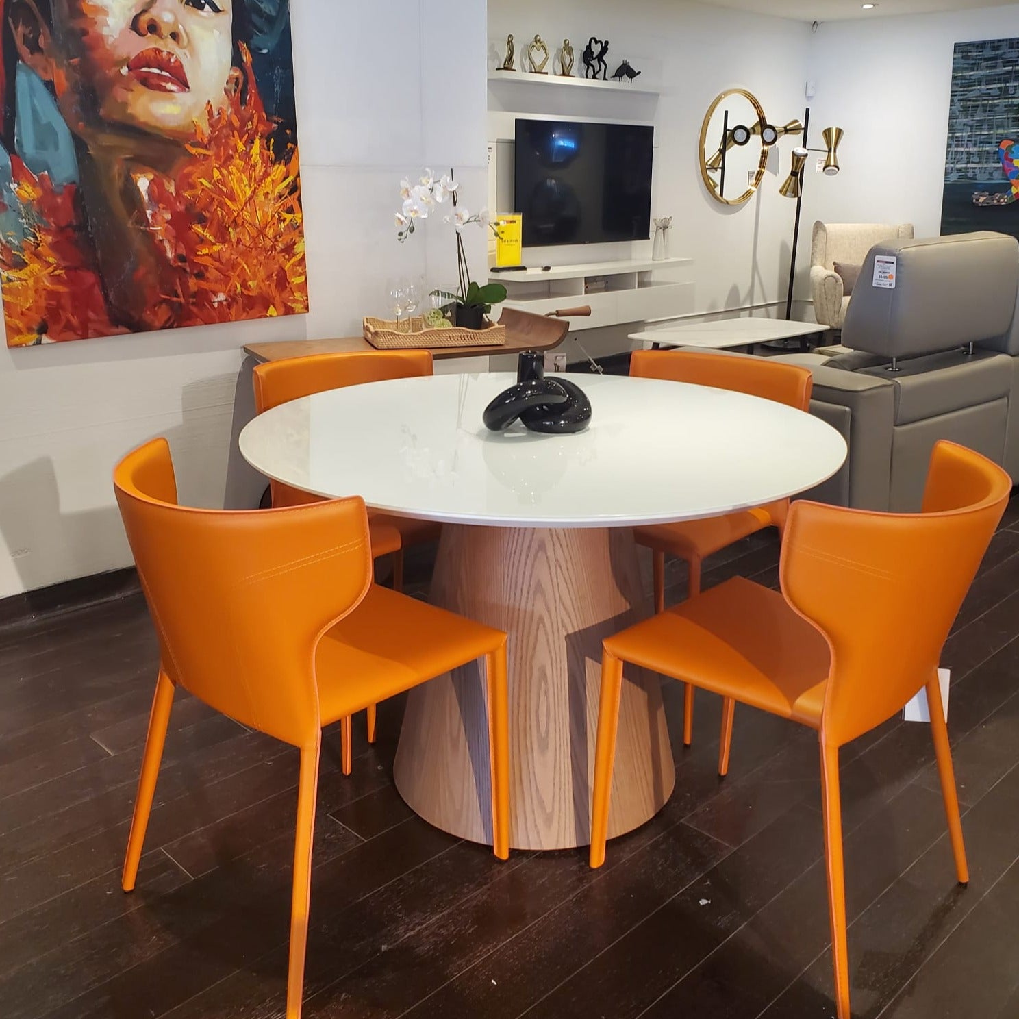 Maite Round Dining Table 47"" + Maite Base