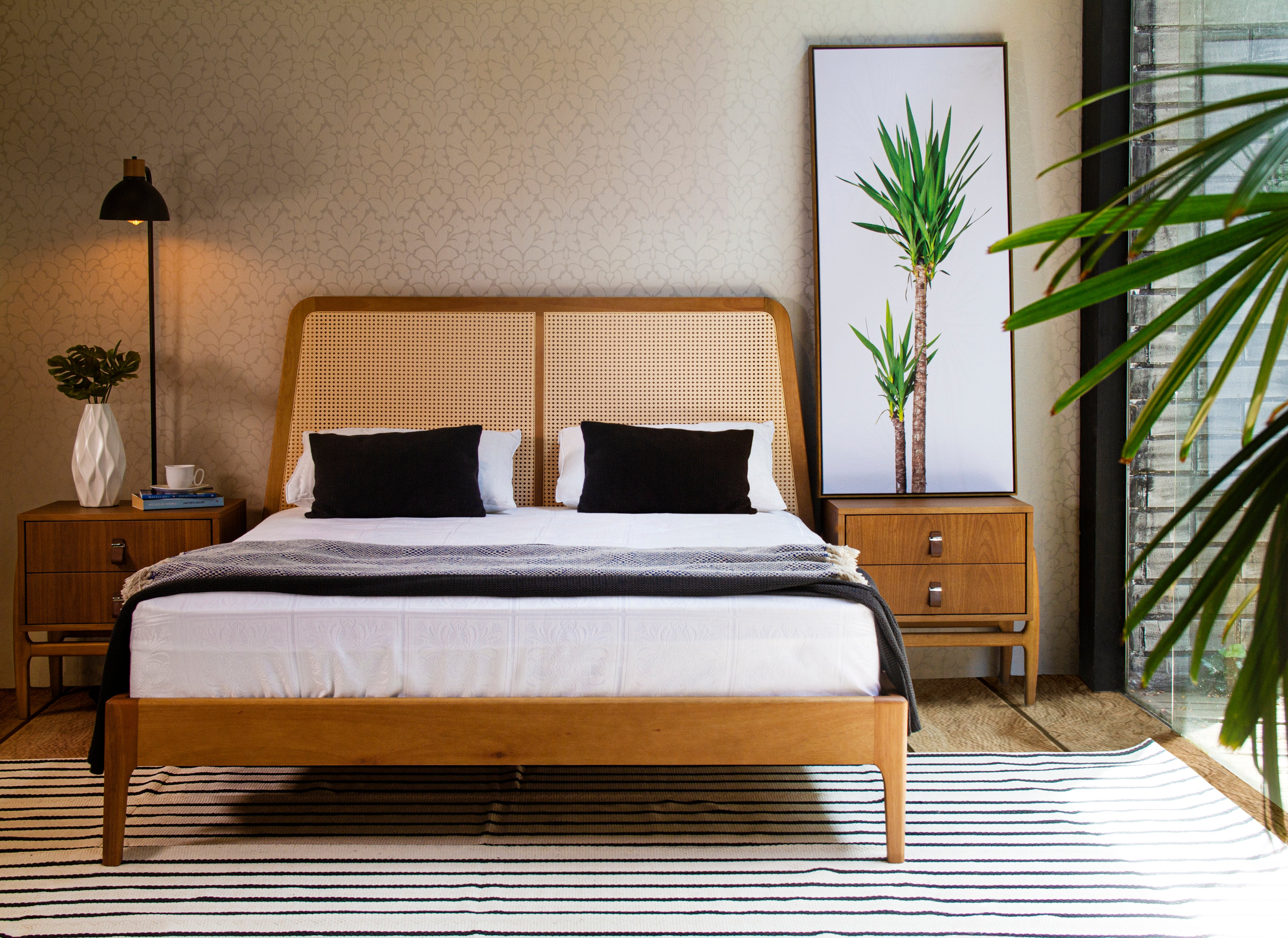 BRISA Bed Queen Size Naturalle/Cream Fabric