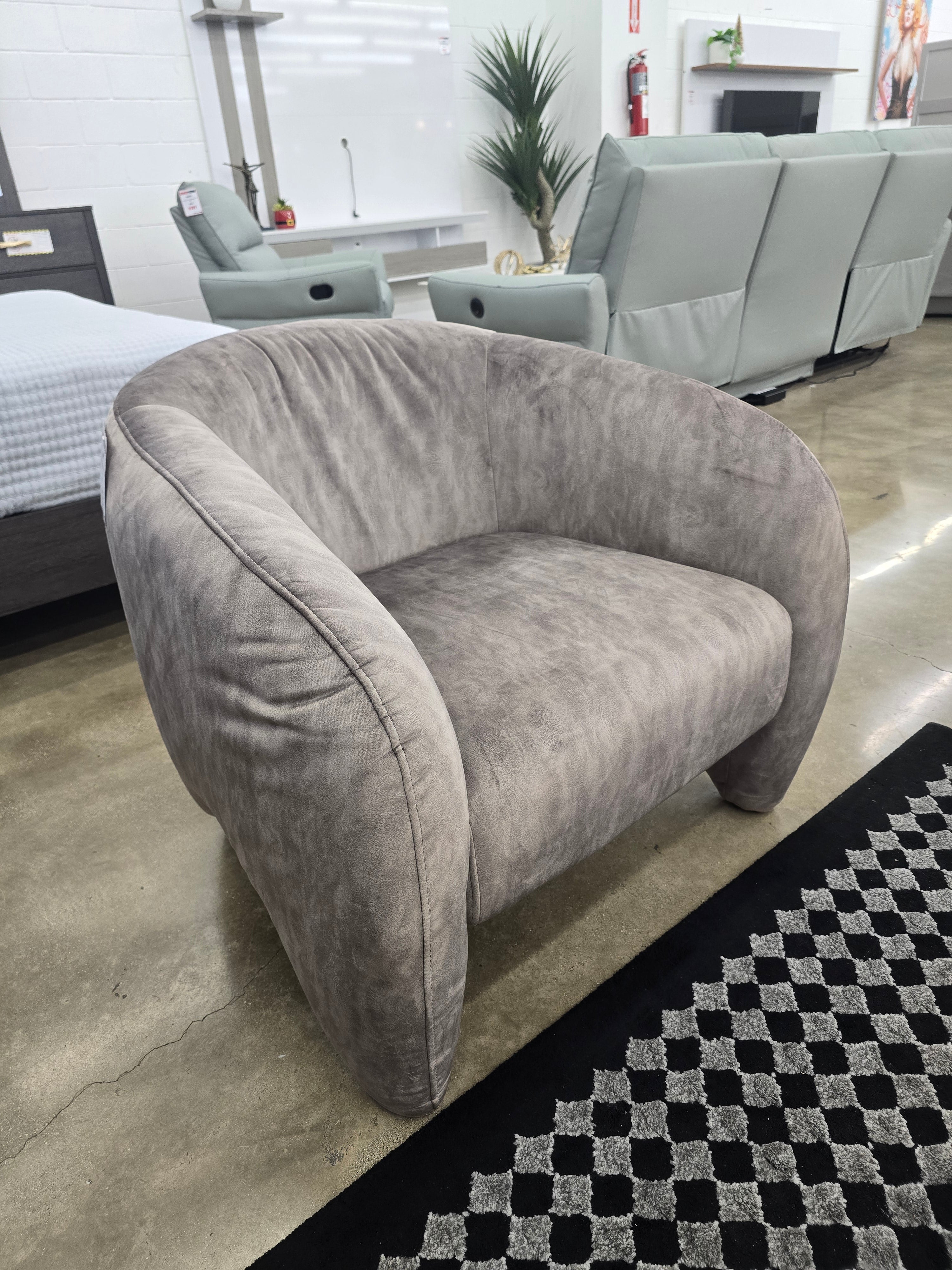 MB-2377 Lounge Chair Stucco