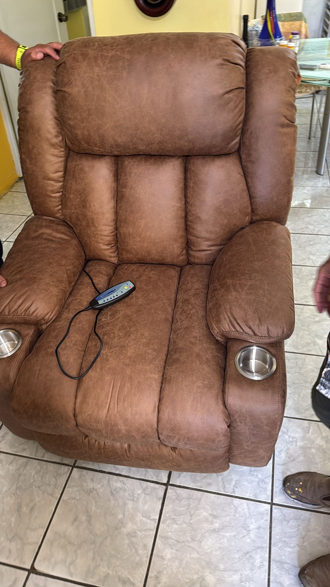 LV02997 Power Lift Recliner w/Heating & Massage Brown Polish Microfiber MQ1002-13