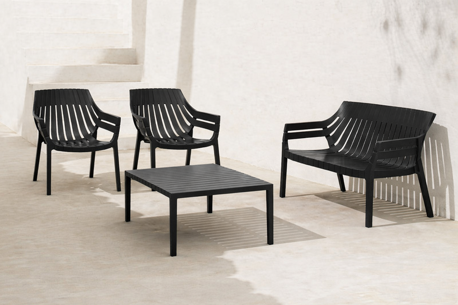 Vondom Spritz Sofa + (2) Spritz Lounge Chair Black