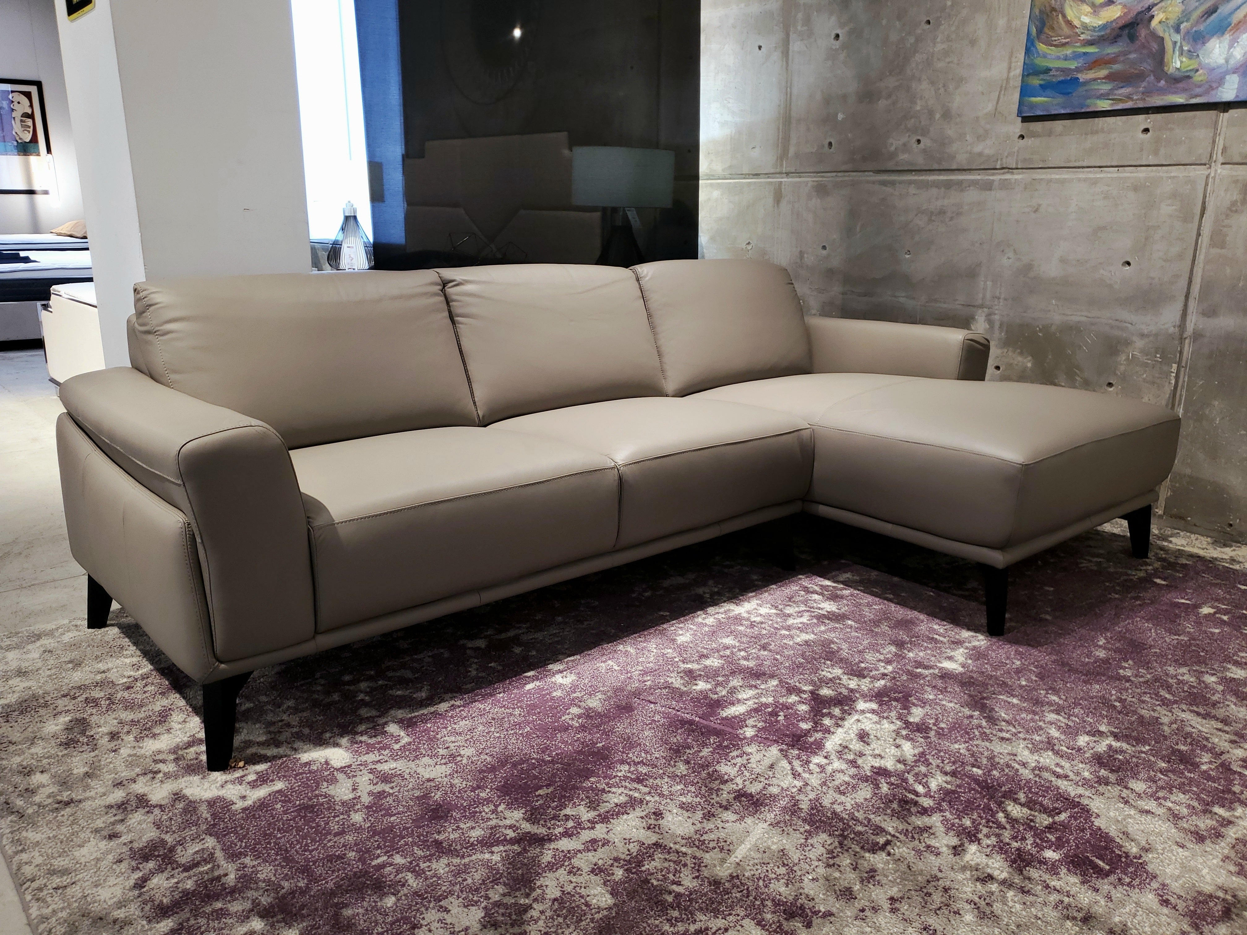 Lucca Sofa+Right Chaise (When Facing)