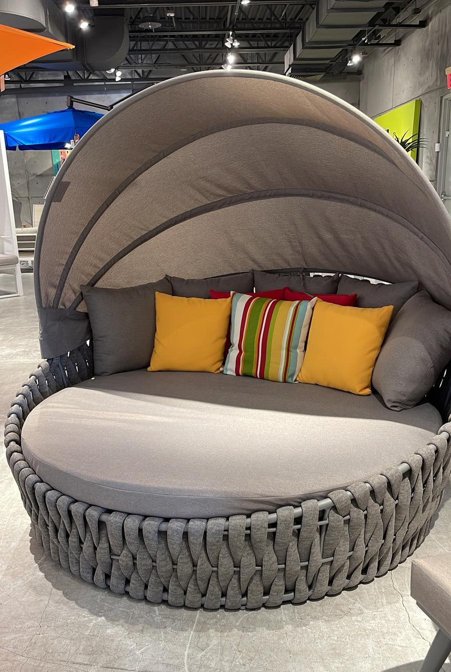 21604 - Rope Daybed w/Adjustable Canopy - 45524