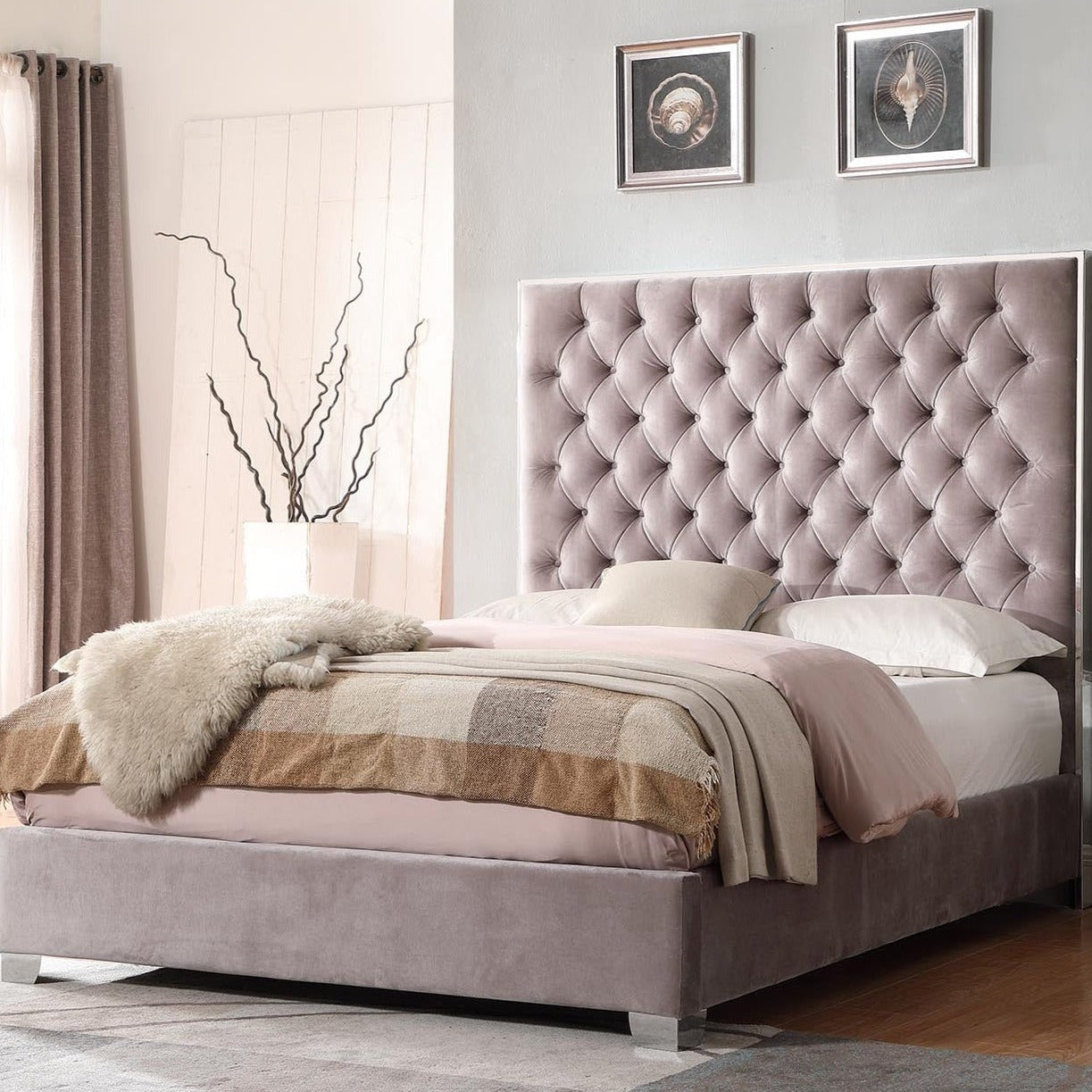 B112 - KIARA Queen Size Bed - 45675